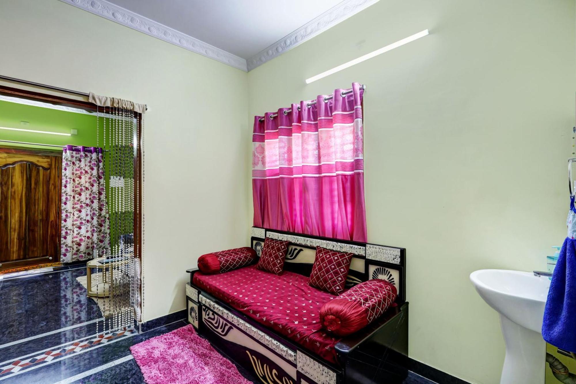 Sri Sakthi Home Stay - Beyond The Expectations- 10 To 15 Minutes Drive From Railway Station And Bus Station Тирупати Екстериор снимка